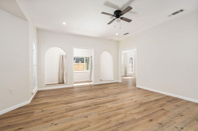 1457 N Poplar Avenue, Fresno, CA 93728