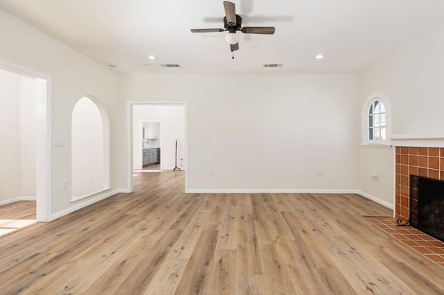 1457 N Poplar Avenue, Fresno, CA 93728