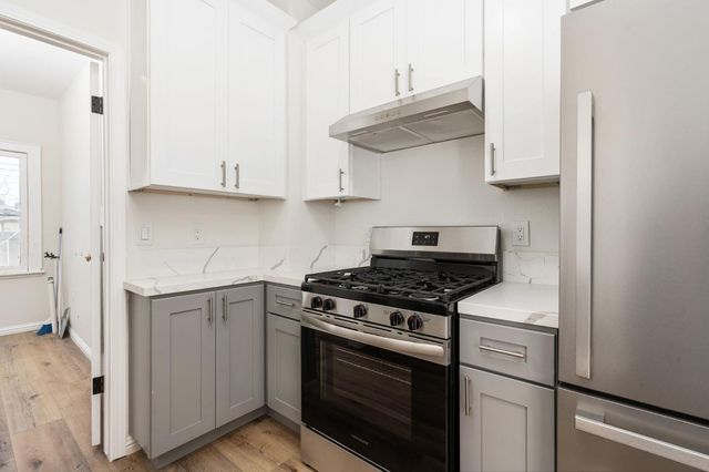 1457 N Poplar Avenue, Fresno, CA 93728