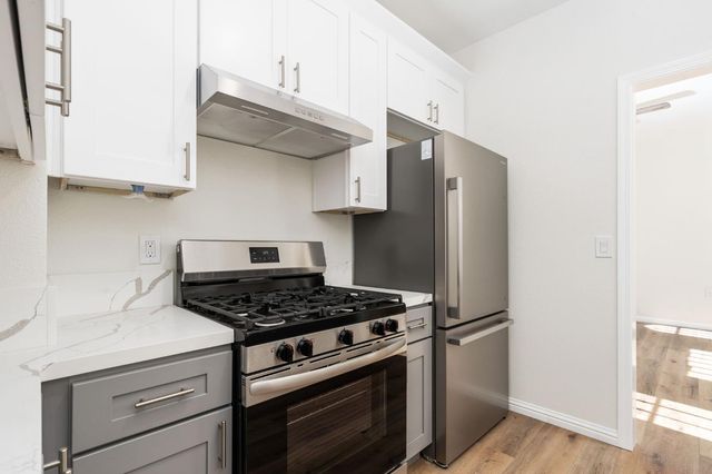 1457 N Poplar Avenue, Fresno, CA 93728