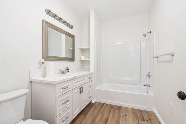 1457 N Poplar Avenue, Fresno, CA 93728