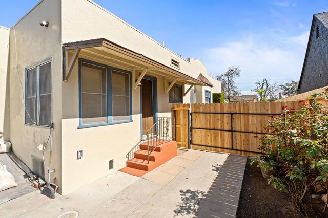 1457 N Poplar Avenue, Fresno, CA 93728