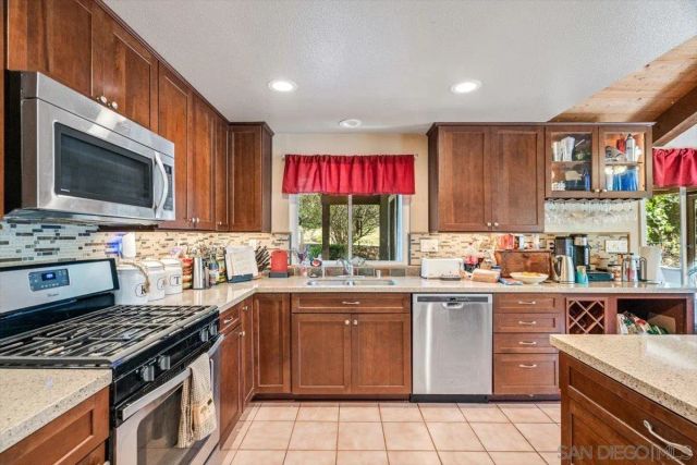 951 Beverly, Vista, CA 92084