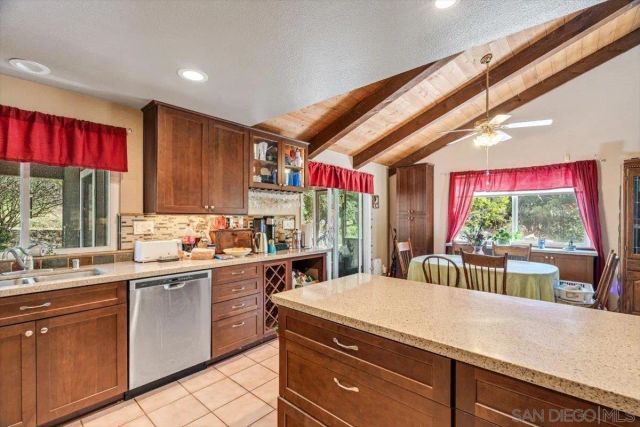 951 Beverly, Vista, CA 92084