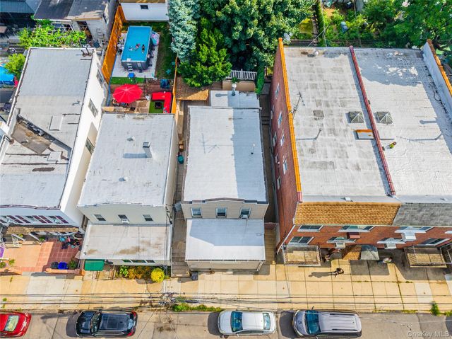 6628 52nd Drive, Maspeth, NY 11378