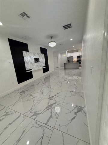 310 GRAPE AVENUE, St Cloud, FL 34769