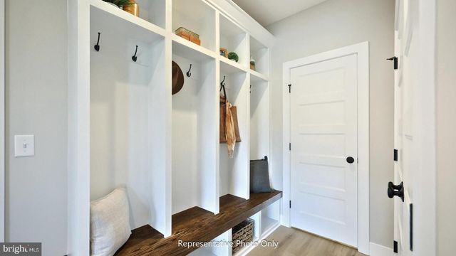 43 CANTERBURY LN, Annville, PA 17003