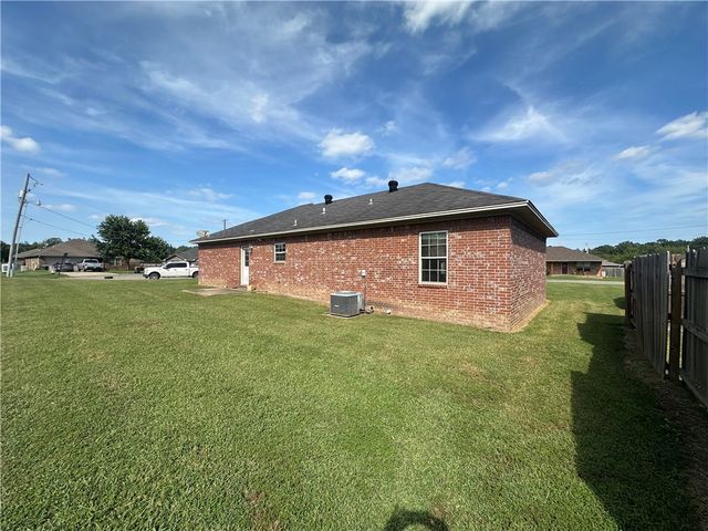 1527 E 11th Cove, Russellville, AR 72801