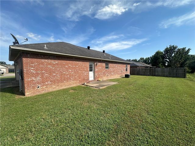 1527 E 11th Cove, Russellville, AR 72801