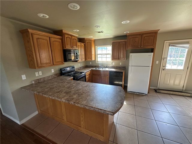 1527 E 11th Cove, Russellville, AR 72801