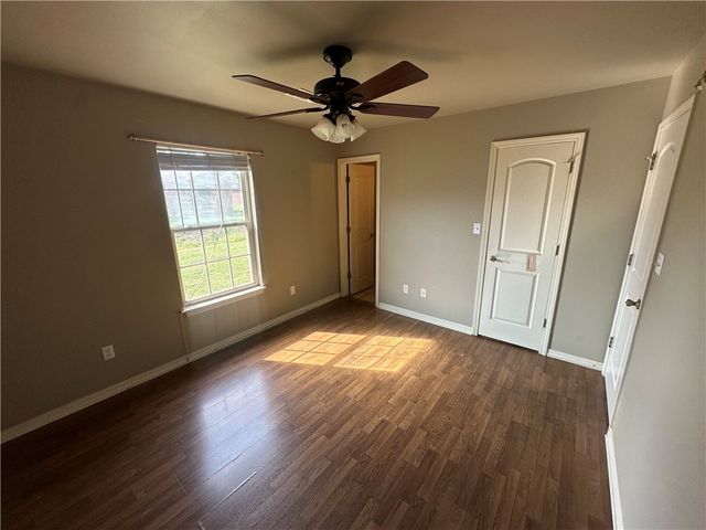 1527 E 11th Cove, Russellville, AR 72801