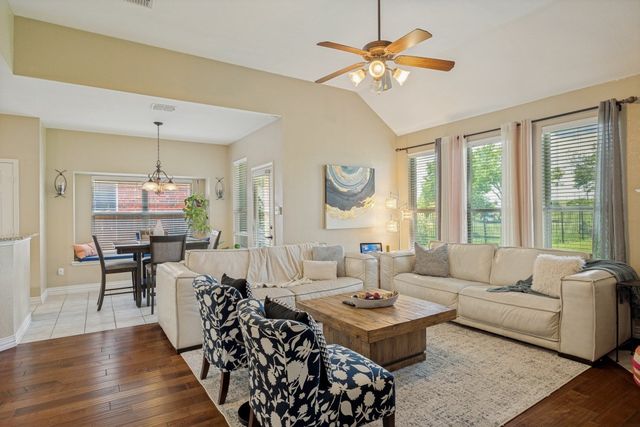 10017 Links Fairway Drive, Rowlett, TX 75089