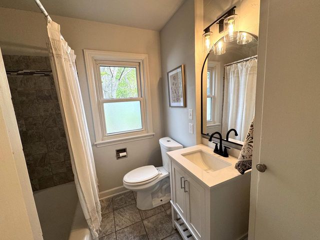 173 Walton AVENUE, Waukesha, WI 53186