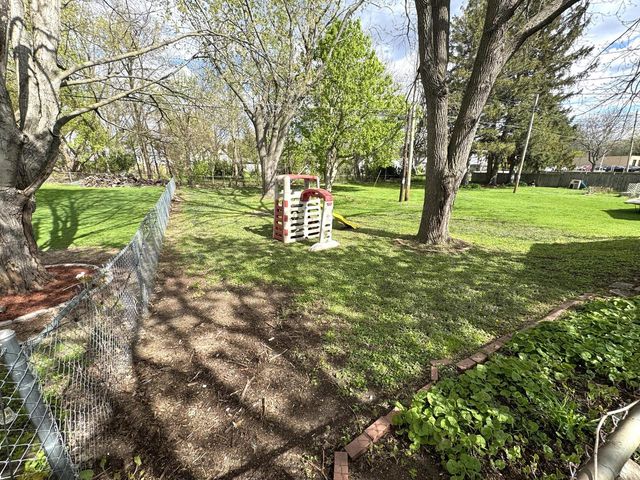173 Walton AVENUE, Waukesha, WI 53186