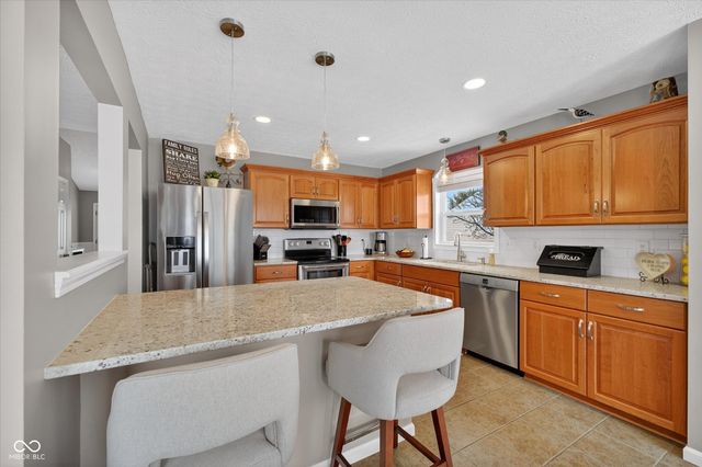 14098 Stonewood Place, Fishers, IN 46037