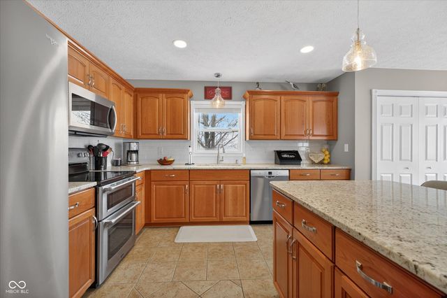 14098 Stonewood Place, Fishers, IN 46037