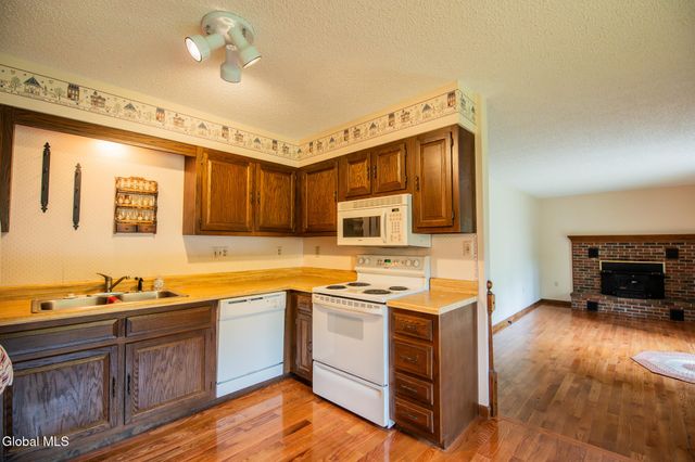 21 Helen Drive, Queensbury, NY 12804