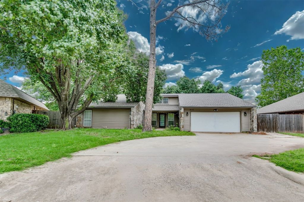 816 Woodbury Drive, Edmond, OK 73034