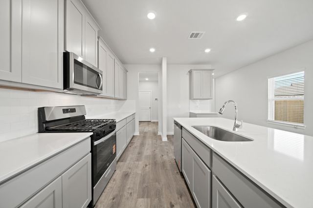 380 Long Branch Drive, Dayton, TX 77535