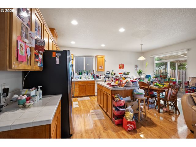 19230 Sw ROSEDALE Ct, Beaverton, OR 97007