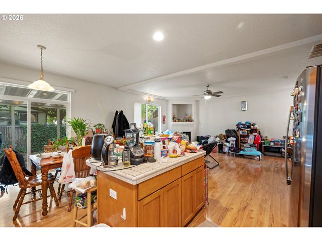 19230 Sw ROSEDALE Ct, Beaverton, OR 97007
