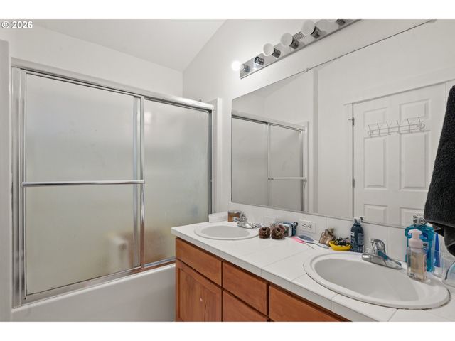 19230 Sw ROSEDALE Ct, Beaverton, OR 97007