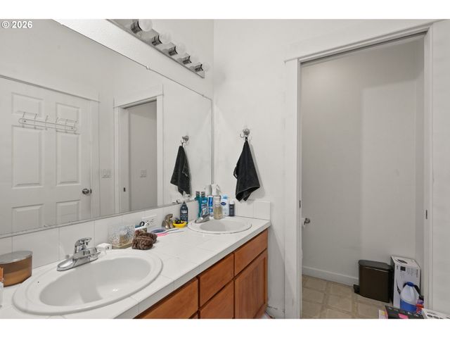 19230 Sw ROSEDALE Ct, Beaverton, OR 97007