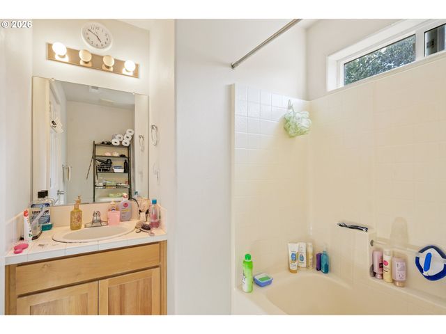 19230 Sw ROSEDALE Ct, Beaverton, OR 97007