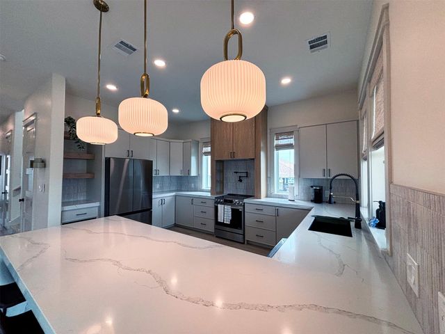 1998 Royalville Court, Crystal Beach, TX 77650