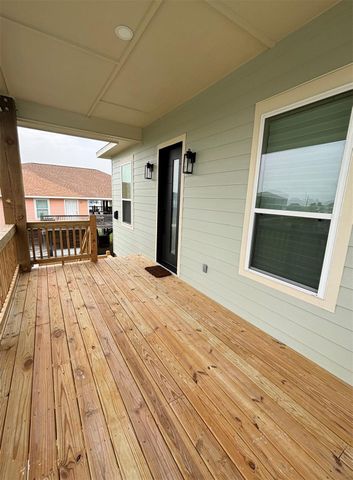 1998 Royalville Court, Crystal Beach, TX 77650