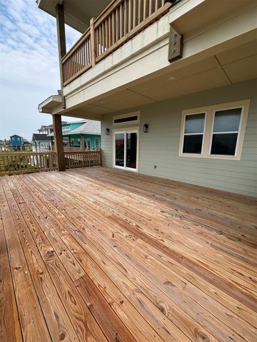 1998 Royalville Court, Crystal Beach, TX 77650