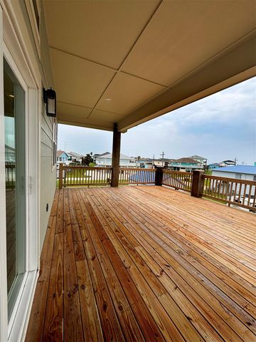 1998 Royalville Court, Crystal Beach, TX 77650