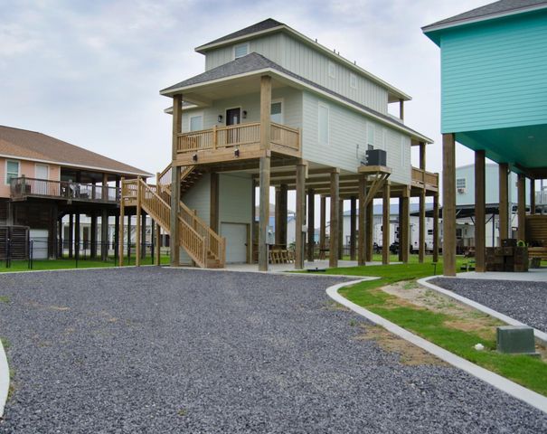 1998 Royalville Court, Crystal Beach, TX 77650