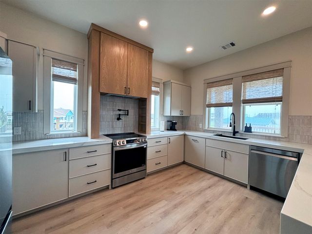 1998 Royalville Court, Crystal Beach, TX 77650