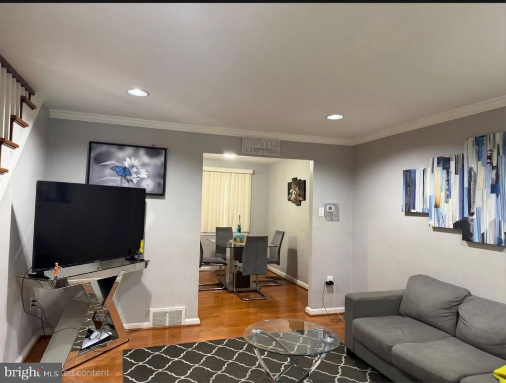 6732 MONTGOMERY AVE, UPPER DARBY, PA 19082 — photo 2