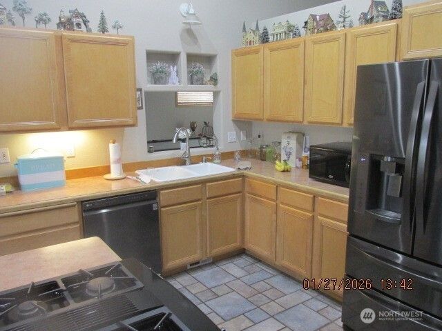 9237 Applegate Loop SW, Rochester, WA 98579