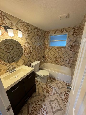 10601 N 52ND STREET, Temple Terrace, FL 33617