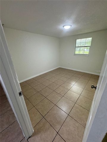 10601 N 52ND STREET, Temple Terrace, FL 33617