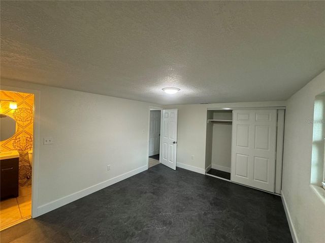 10601 N 52ND STREET, Temple Terrace, FL 33617