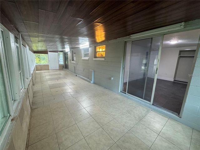 10601 N 52ND STREET, Temple Terrace, FL 33617