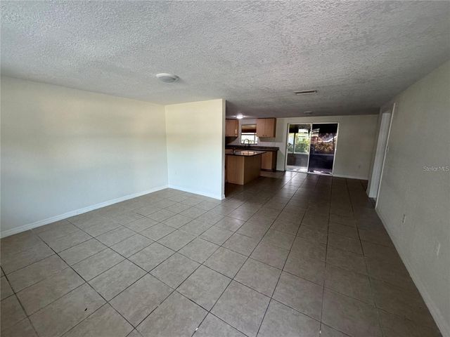 10601 N 52ND STREET, Temple Terrace, FL 33617