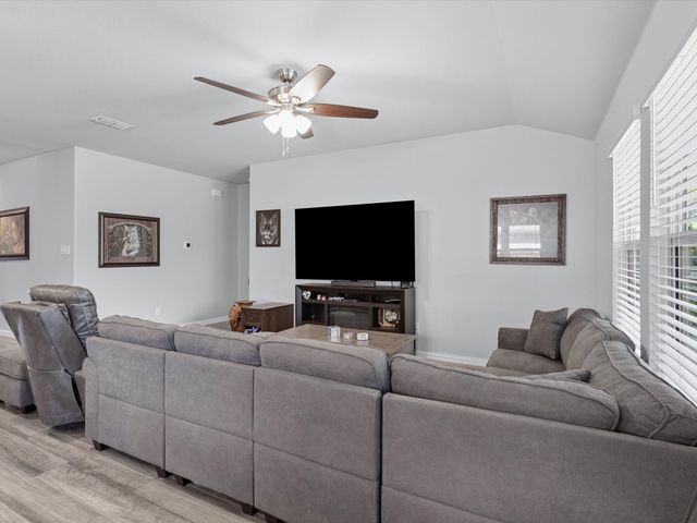 3304 Kingsgarden Road, Denton, TX 76207