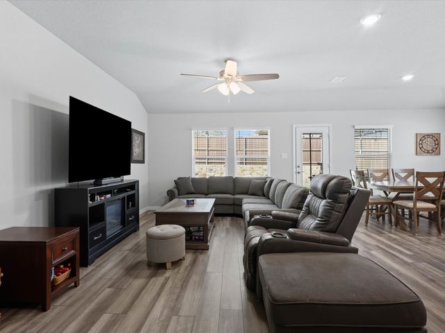 3304 Kingsgarden Road, Denton, TX 76207