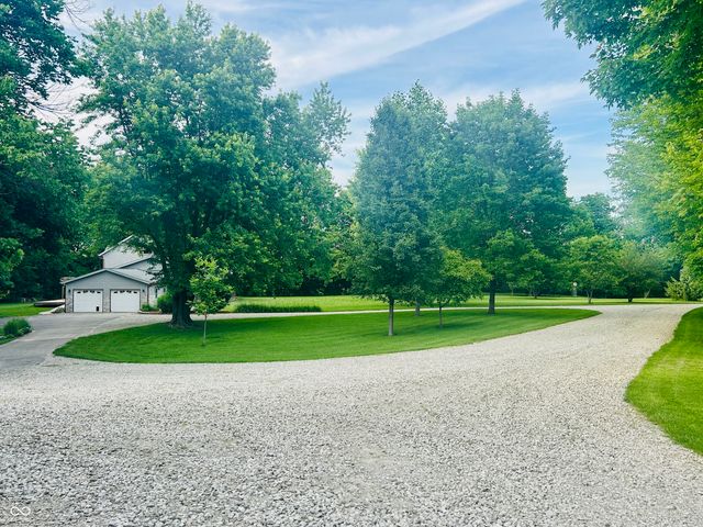 530 E County Road 825 N, Bainbridge, IN 46105