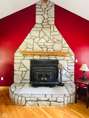 530 E County Road 825 N, Bainbridge, IN 46105