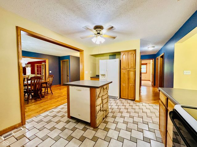 530 E County Road 825 N, Bainbridge, IN 46105