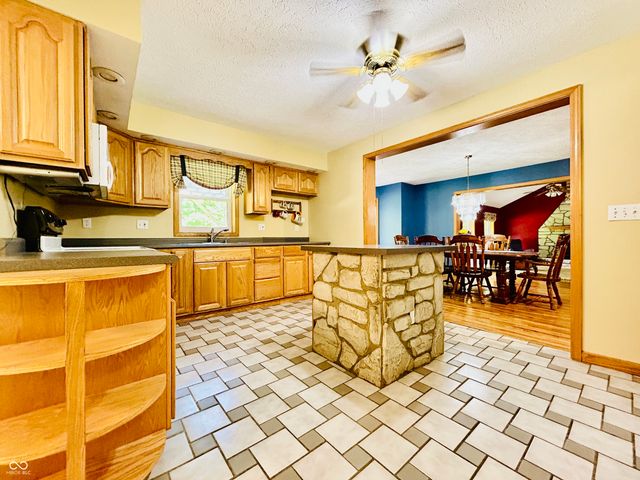 530 E County Road 825 N, Bainbridge, IN 46105