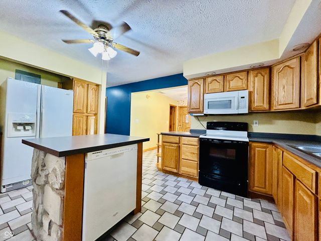 530 E County Road 825 N, Bainbridge, IN 46105