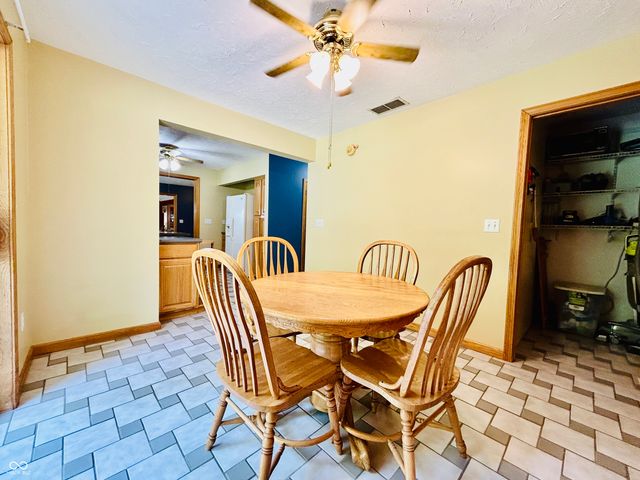 530 E County Road 825 N, Bainbridge, IN 46105