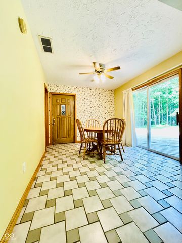 530 E County Road 825 N, Bainbridge, IN 46105